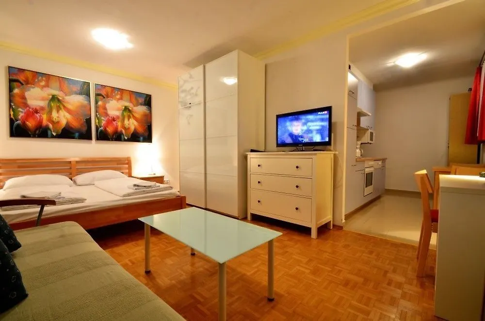 All-In Longterm Cozy Studio - Free Parkingcard For 21 District Βιέννη