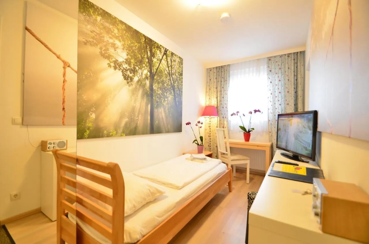 All-In Longterm Cozy Studio - Free Parkingcard For 21 District Vienna