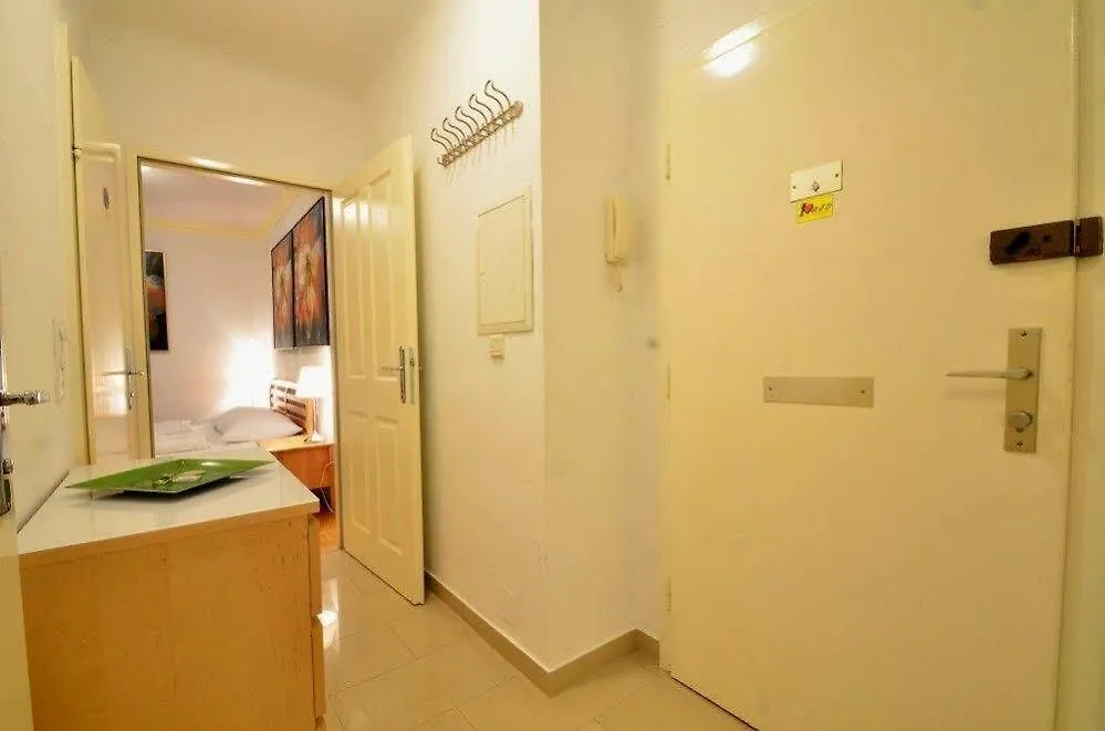 Ferienwohnung Ajo Vienna Siemens - Contactless Check-In Apartment